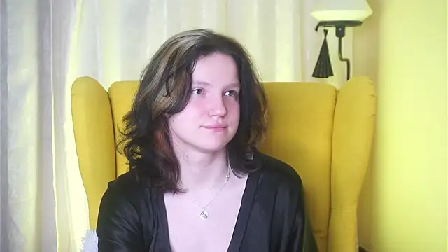 LatinaHuguenin online show from 03/09/26, 07:07