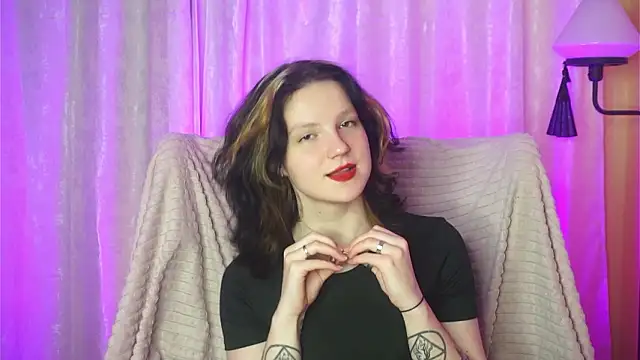 LatinaHuguenin online show from 03/12/26, 07:09