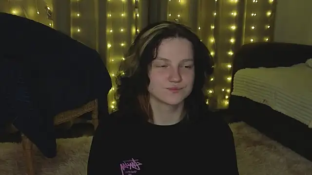 LatinaHuguenin online show from 03/21/26, 10:24