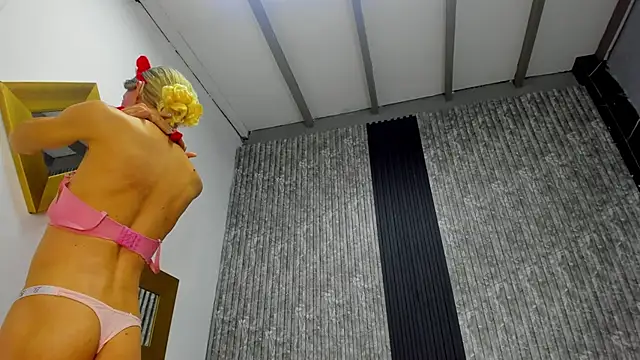 Caitlyn-Joness  online show from 12/17/25, 03:29