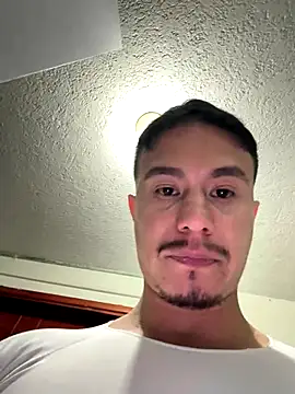 Snapshot of RaySullivan chatting on 11/24/25, 03:39 RaySullivan online show from 11/24/25, 03:39