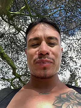 Snapshot of RaySullivan chatting on 11/26/25, 08:21 RaySullivan online show from 11/26/25, 08:21