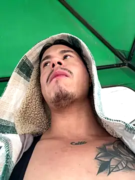 Snapshot of RaySullivan chatting on 11/27/25, 09:28 RaySullivan online show from 11/27/25, 09:28