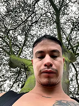 Snapshot of RaySullivan chatting on 11/28/25, 04:53 RaySullivan online show from 11/28/25, 04:53