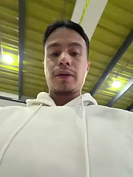 Snapshot of RaySullivan chatting on 12/18/25, 04:02 RaySullivan online show from 12/18/25, 04:02