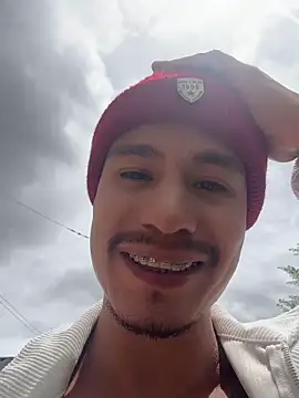 Snapshot of RaySullivan chatting on 05/25/26, 04:24 RaySullivan online show from 05/25/26, 04:24