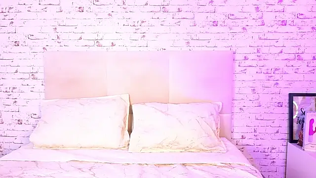 April Kay online show from 12/23/25, 03:37