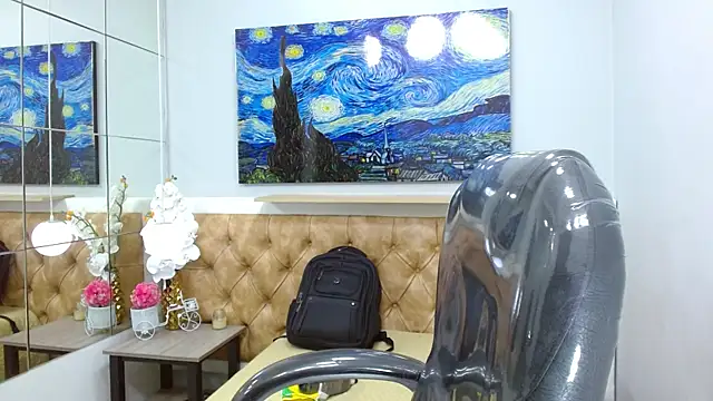 Snapshot of Liams18 chatting on 12/14/25, 09:19 Liams18 online show from 12/14/25, 09:19