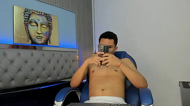Snapshot of Liams18 chatting on 05/22/26, 03:35 Liams18 online show from 05/22/26, 03:35
