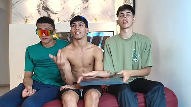 Snapshot of IMPERIO_ROMANO chatting on 11/07/25, 07:36 IMPERIO ROMANO online show from 11/07/25, 07:36