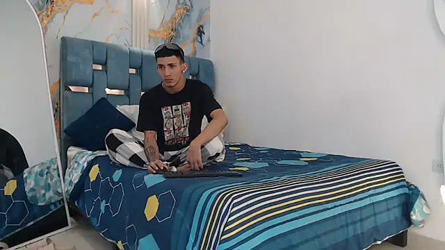 Snapshot of IMPERIO_ROMANO chatting on 12/21/25, 07:32 IMPERIO ROMANO online show from 12/21/25, 07:32