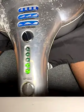 Snapshot of adoropika12 chatting on 12/18/25, 04:07 adoropika12 online show from 12/18/25, 04:07