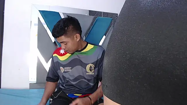 Naty And Maxx online show from 12/18/25, 08:09