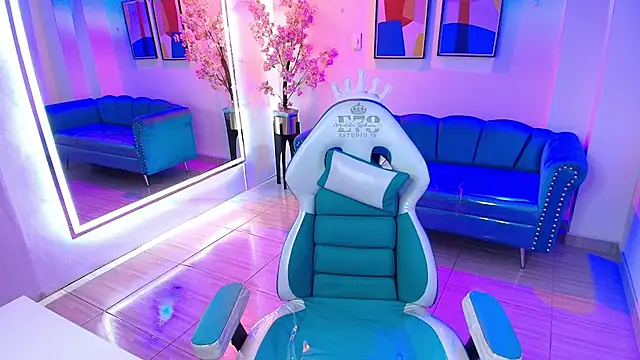 Snapshot of Alondra_gomexxx chatting on 11/08/25, 03:29 Alondra gomexxx online show from 11/08/25, 03:29