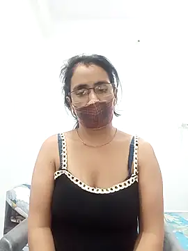 sanjana077 online show from 02/15/26, 08:05