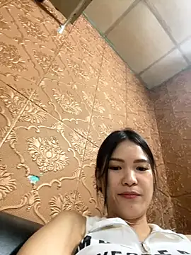 Snapshot of Beolulu chatting on 11/07/25, 12:38 Beolulu online show from 11/07/25, 12:38