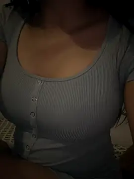 Snapshot of yourbabes909 chatting on 11/05/25, 06:30 yourbabes909 online show from 11/05/25, 06:30