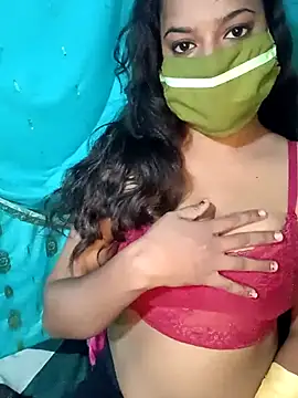 Snapshot of V_HOT_CUTE chatting on 11/16/25, 12:11 V HOT CUTE online show from 11/16/25, 12:11