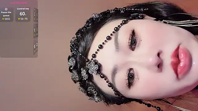 Snapshot of Xiaojuan61 chatting on 11/07/25, 03:01 Xiaojuan61 online show from 11/07/25, 03:01