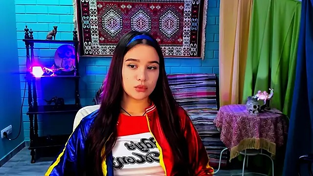 AnnaGarcias  online show from 11/25/25, 12:16