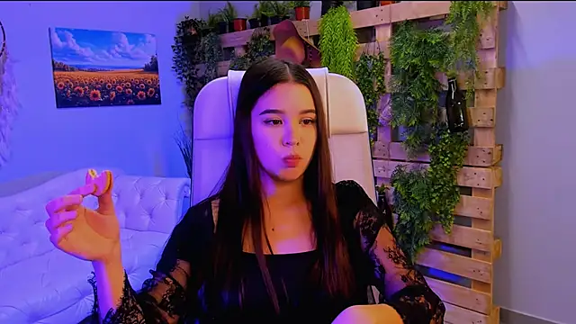 AnnaGarcias  online show from 11/29/25, 12:08