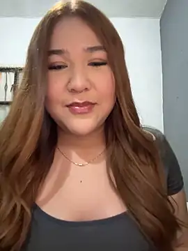 Snapshot of SarahcammOf chatting on 11/14/25, 11:35 SarahcammOf online show from 11/14/25, 11:35