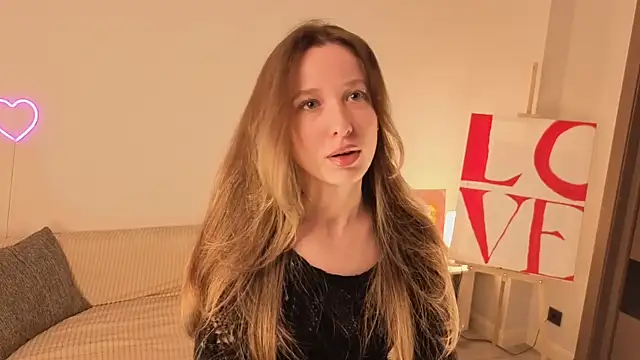 Snapshot of eirakiliana chatting on 11/10/25, 05:50 eirakiliana online show from 11/10/25, 05:50