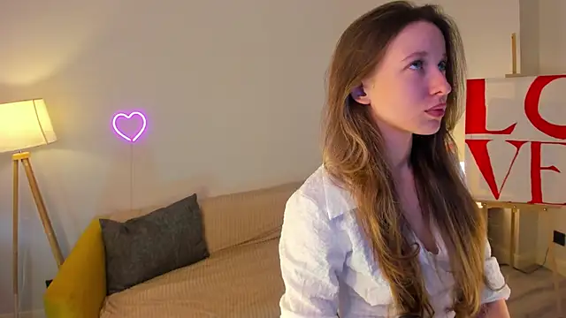 Snapshot of eirakiliana chatting on 11/11/25, 10:48 eirakiliana online show from 11/11/25, 10:48