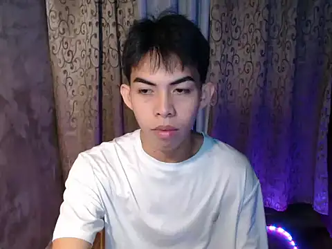 Urhotsilverboy online show from 01/13/26, 11:04