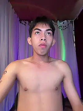 Urhotsilverboy online show from 04/08/26, 02:28