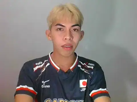 Snapshot of Urhotsilverboy chatting on 05/23/26, 07:40 Urhotsilverboy online show from 05/23/26, 07:40