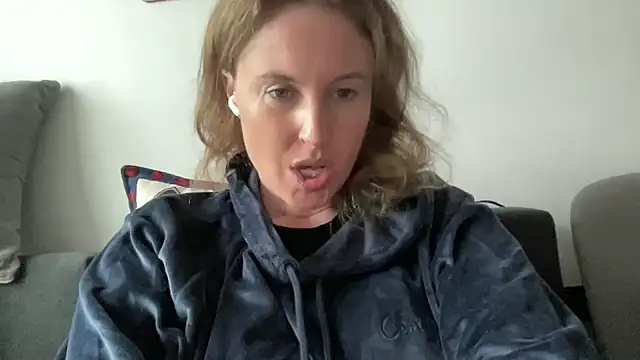 Ameli8 online show from 03/22/26, 01:25