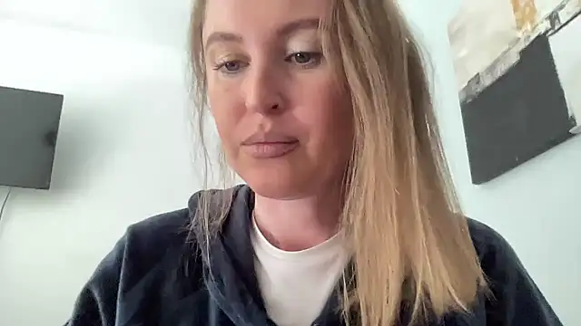 Ameli8 online show from 04/13/26, 12:32