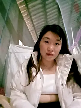 Snapshot of Helen_kelly chatting on 11/13/25, 01:04 Helen kelly online show from 11/13/25, 01:04