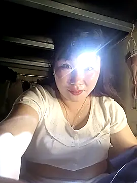 Snapshot of Helen_kelly chatting on 11/15/25, 05:38 Helen kelly online show from 11/15/25, 05:38