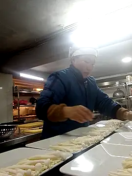 Snapshot of Helen_kelly chatting on 12/14/25, 07:25 Helen kelly online show from 12/14/25, 07:25