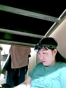 Snapshot of Helen_kelly chatting on 12/21/25, 01:29 Helen kelly online show from 12/21/25, 01:29