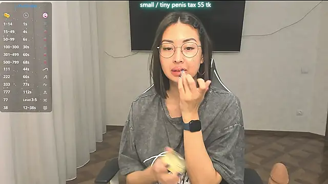 SofiaNour online show from 05/13/26, 04:04