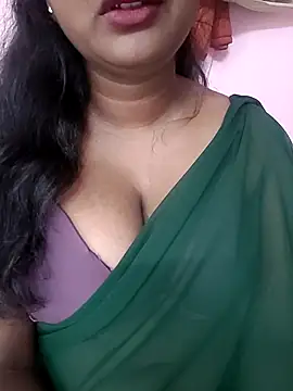 Snapshot of Keerthee_ chatting on 11/06/25, 03:07 Keerthee online show from 11/06/25, 03:07