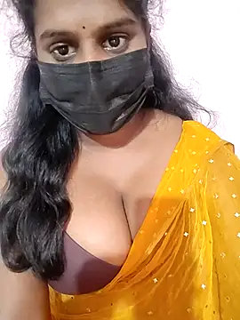 Snapshot of Keerthee_ chatting on 11/16/25, 06:02 Keerthee online show from 11/16/25, 06:02