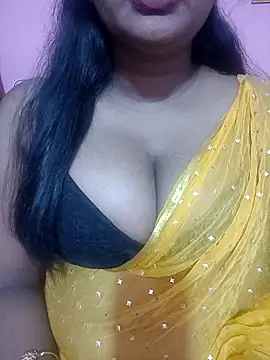 Snapshot of Keerthee_ chatting on 11/27/25, 01:57 Keerthee online show from 11/27/25, 01:57