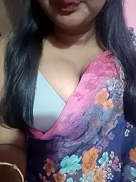 Snapshot of Keerthee_ chatting on 11/29/25, 06:11 Keerthee online show from 11/29/25, 06:11