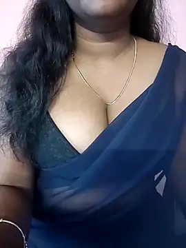 Snapshot of Keerthee_ chatting on 12/19/25, 05:25 Keerthee online show from 12/19/25, 05:25