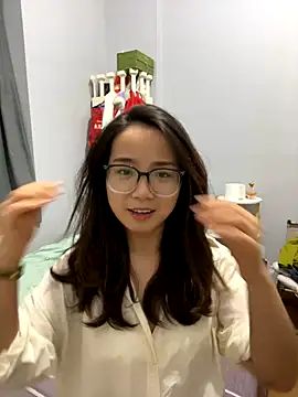 Snapshot of Hmm_0303 chatting on 11/10/25, 02:16 Hmm 0303 online show from 11/10/25, 02:16