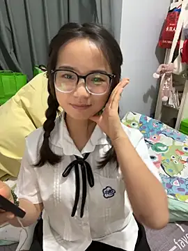 Snapshot of Hmm_0303 chatting on 11/11/25, 02:17 Hmm 0303 online show from 11/11/25, 02:17