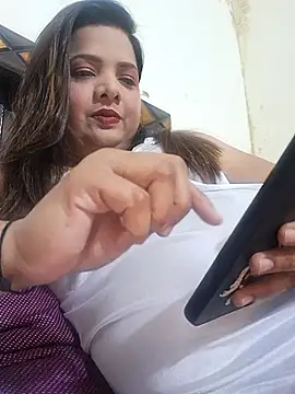 Snapshot of Adorable_Jannet chatting on 11/13/25, 05:39 Adorable Jannet online show from 11/13/25, 05:39