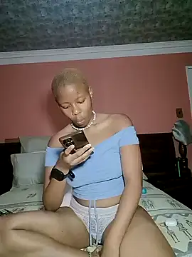 Snapshot of Prettyflowea chatting on 11/08/25, 12:55 Prettyflowea online show from 11/08/25, 12:55