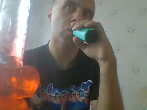 Snapshot of Kreol69 chatting on 11/06/25, 07:20 Kreol69 online show from 11/06/25, 07:20