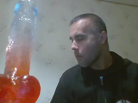 Snapshot of Kreol69 chatting on 11/17/25, 04:13 Kreol69 online show from 11/17/25, 04:13