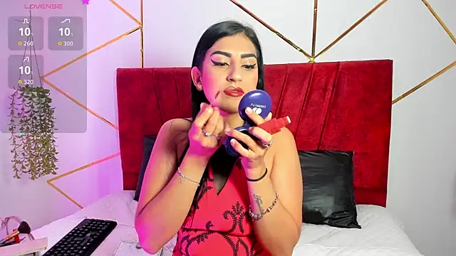 Snapshot of Paris_Evans_ chatting on 11/19/25, 01:11 Paris Evans online show from 11/19/25, 01:11